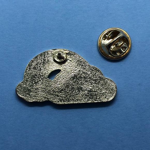 🌻10/$10🌻 Cloud Rainbow Enamel Pin - Picture 4 of 6